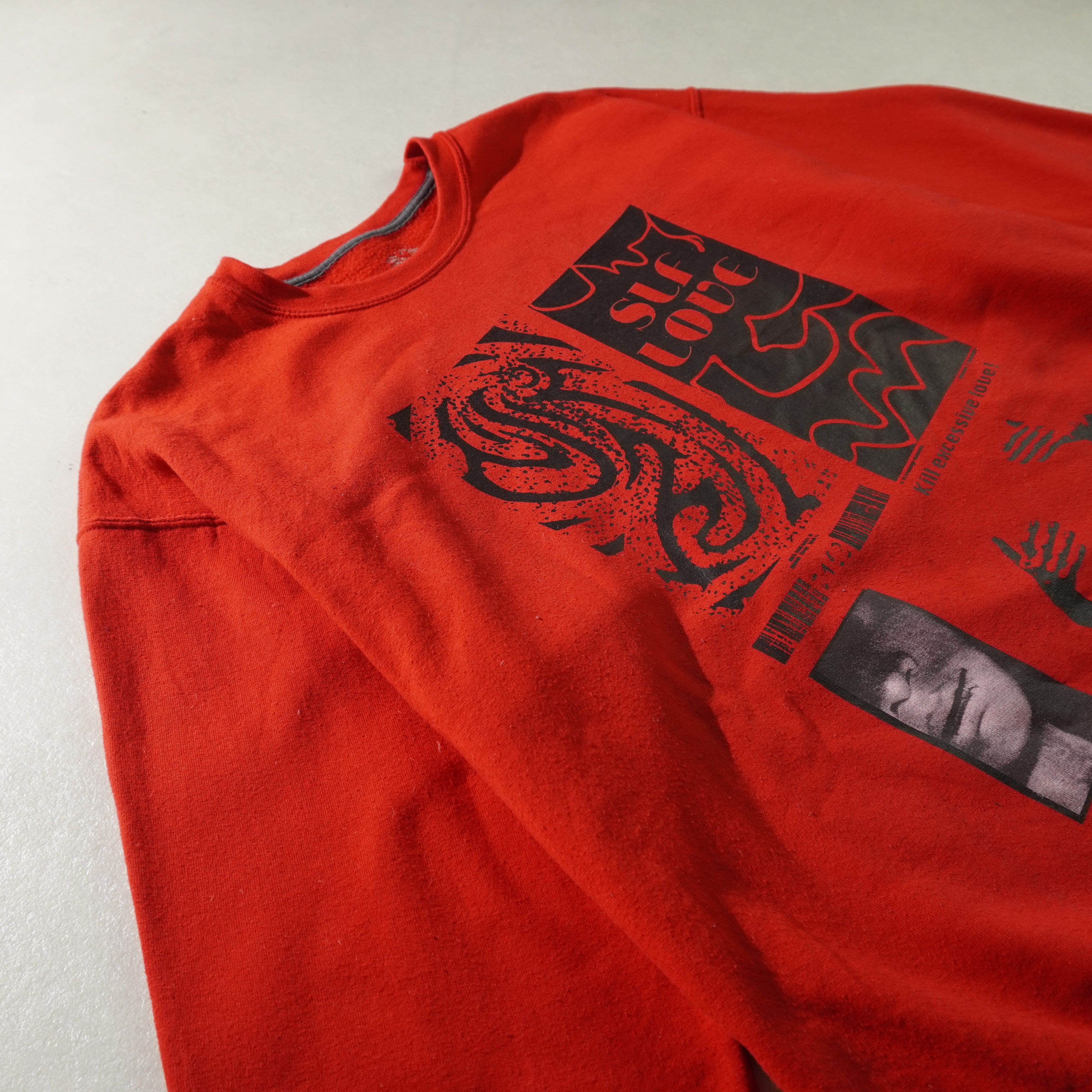 graphic sweat red size XL