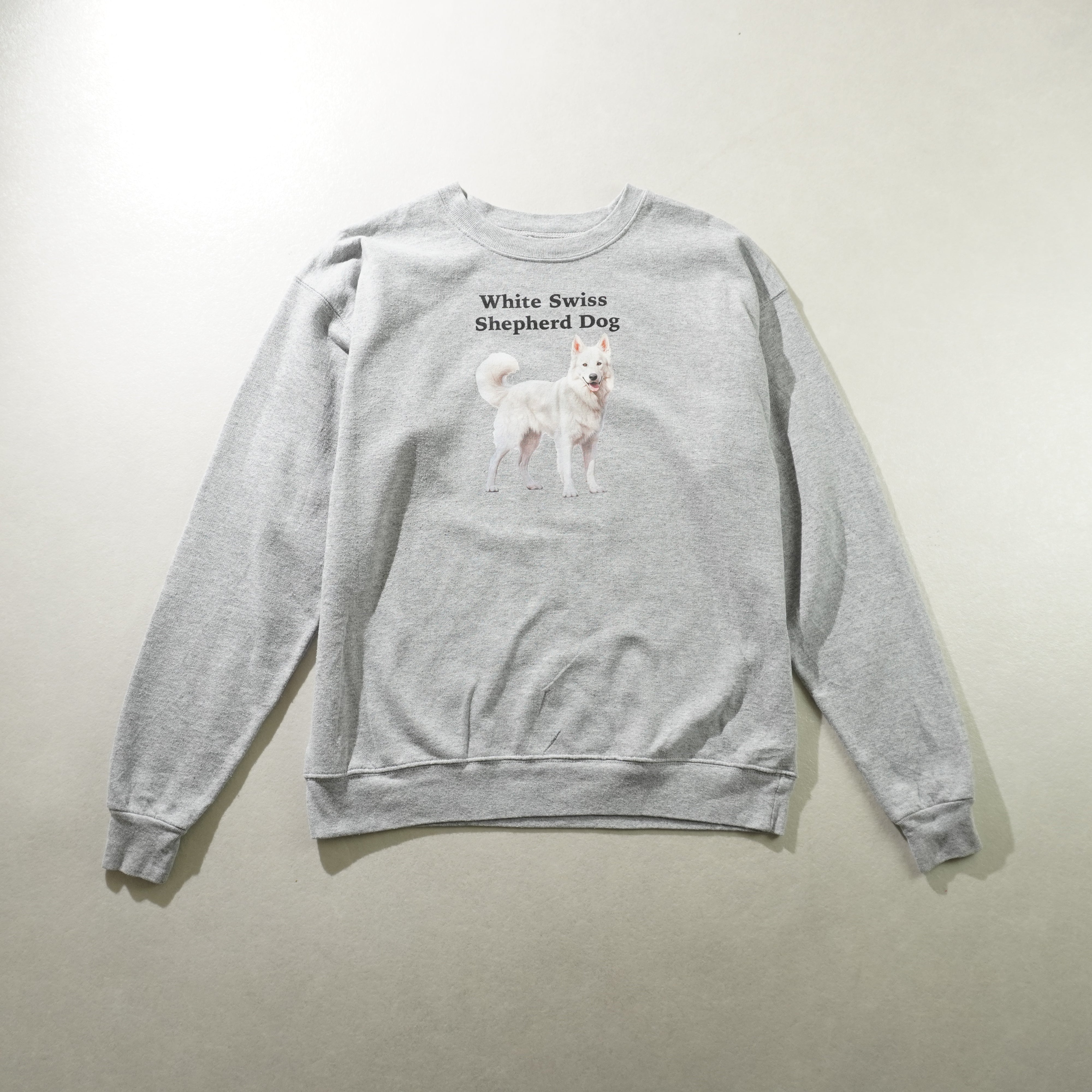white swiss shepherd dog sweat gray size M