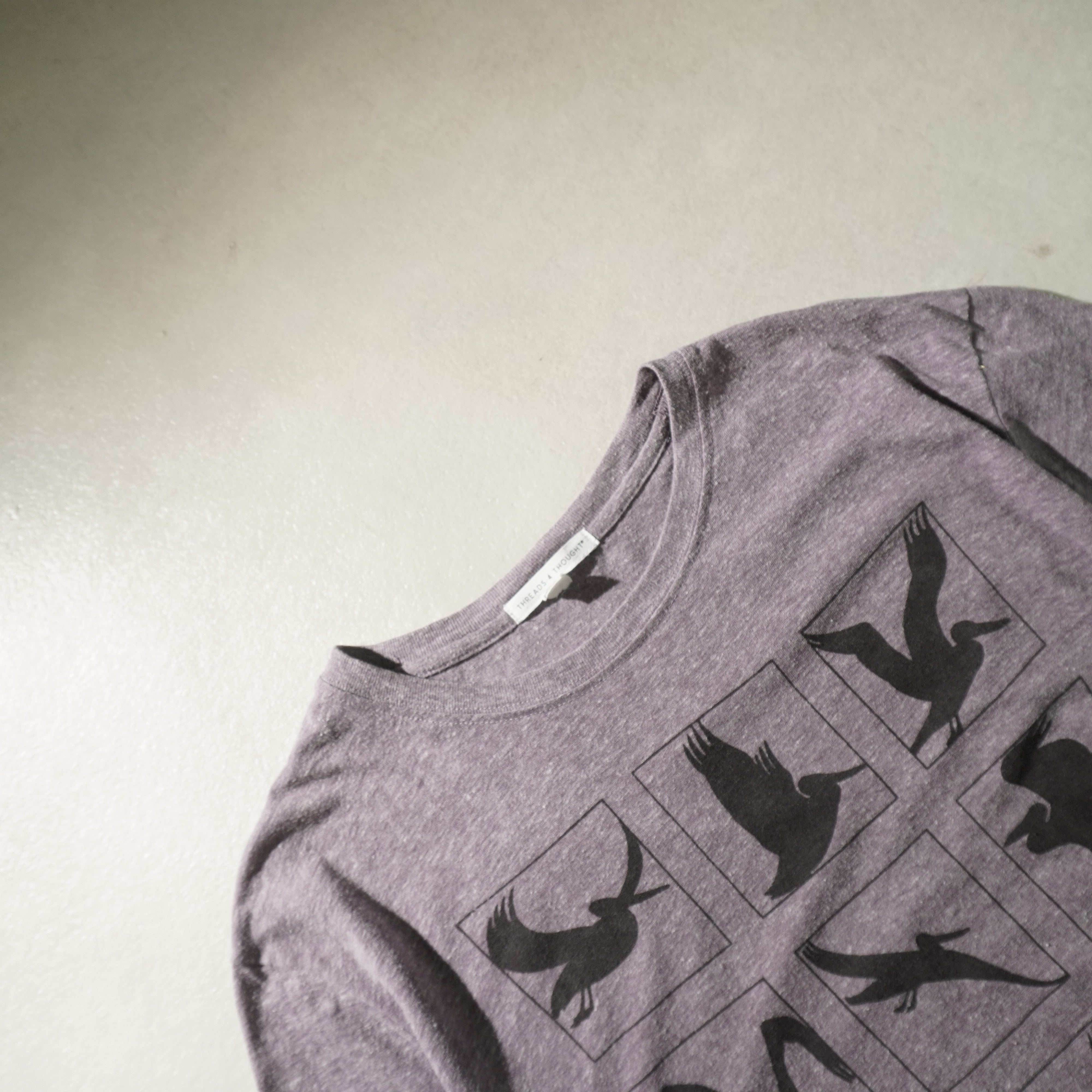 bird tee light purple size L