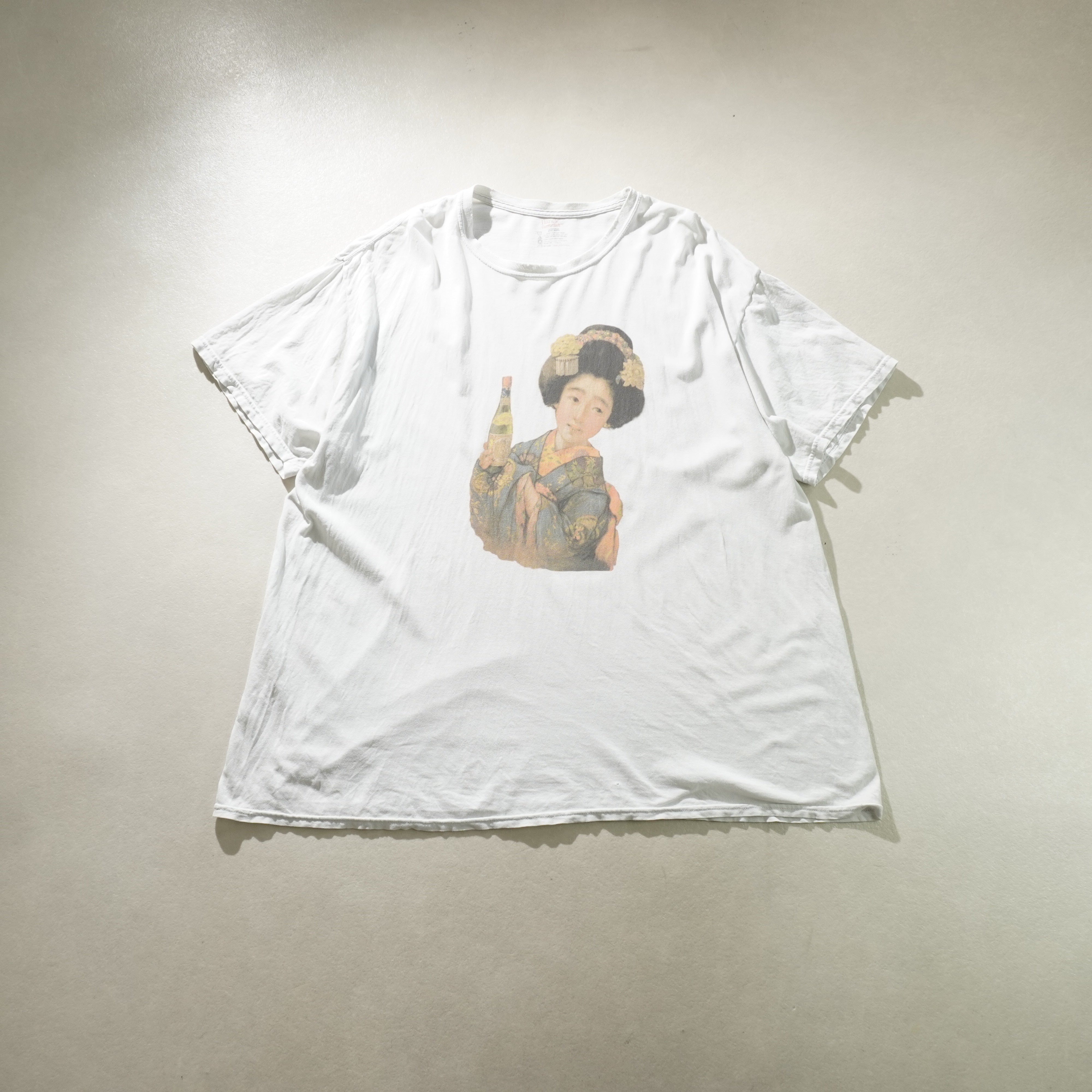 maiko tee white size 2XL