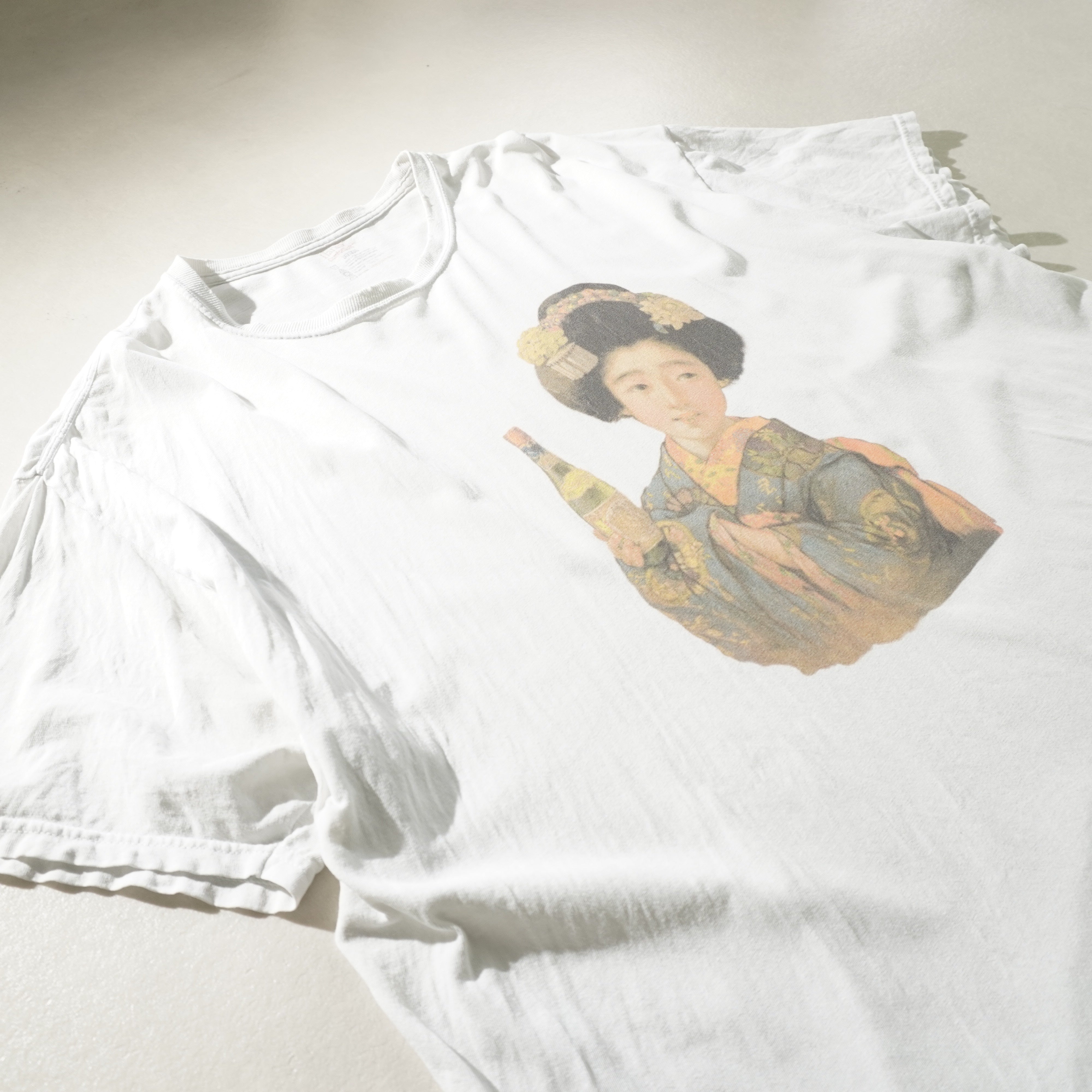 maiko tee white size 2XL