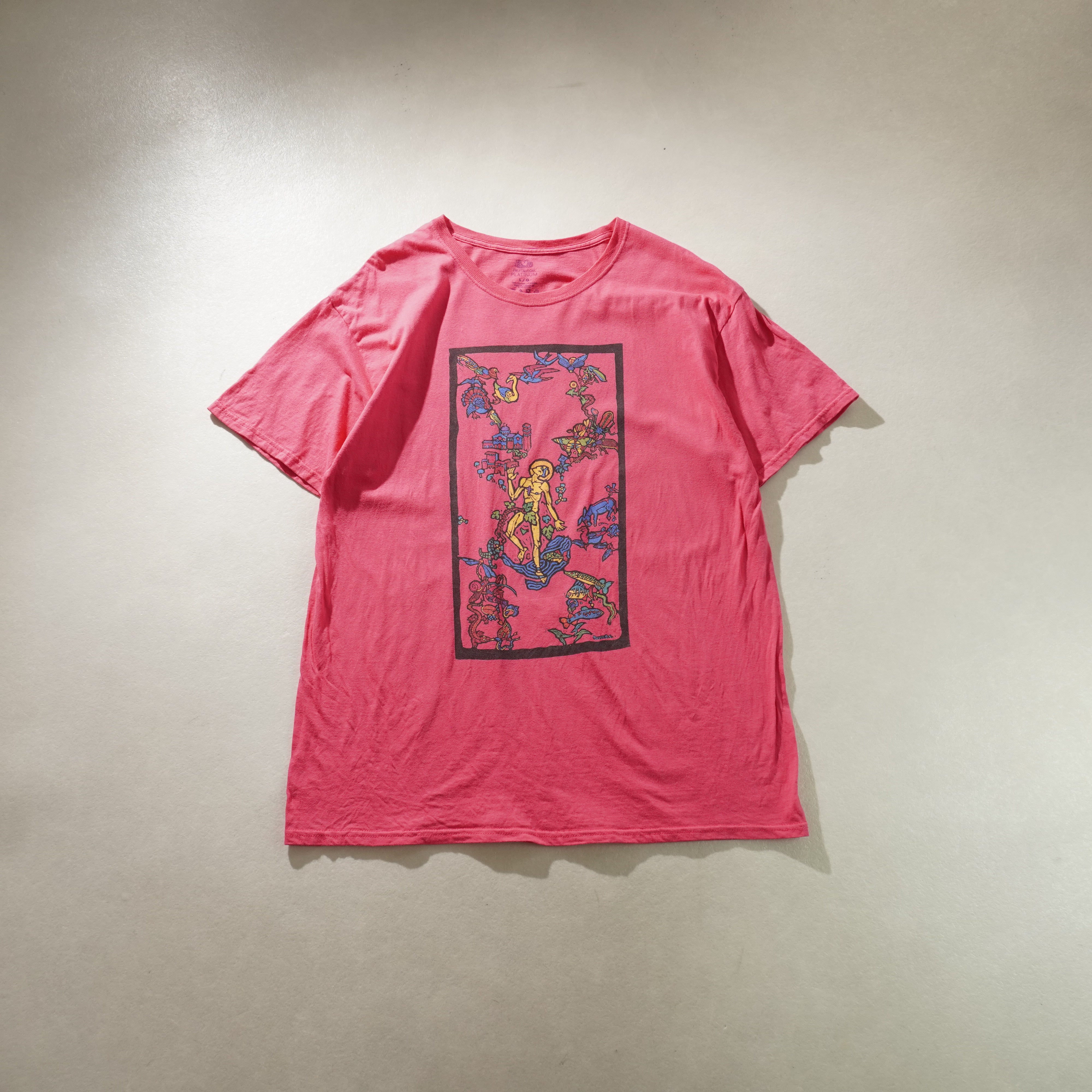 graphic tee pink size L