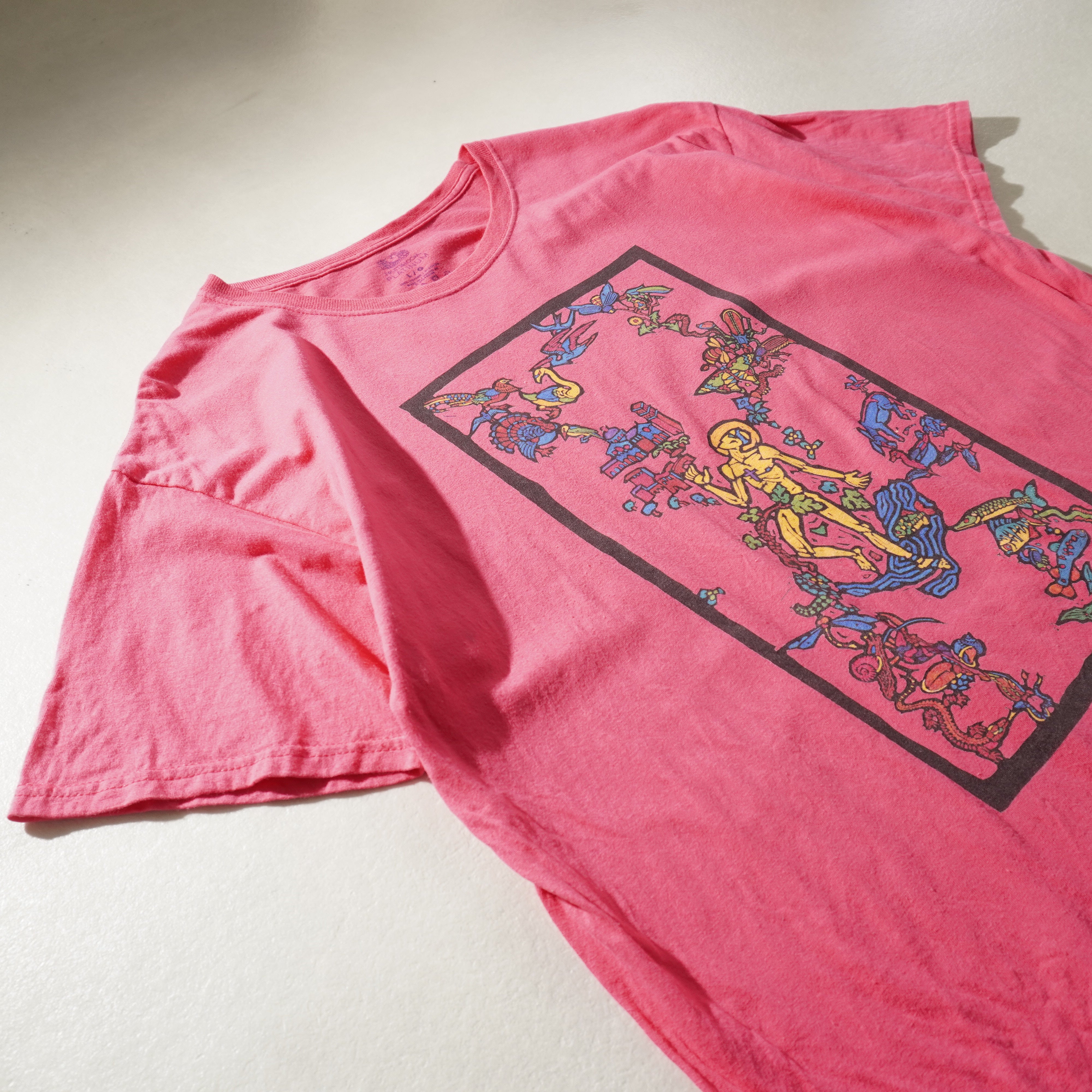 graphic tee pink size L