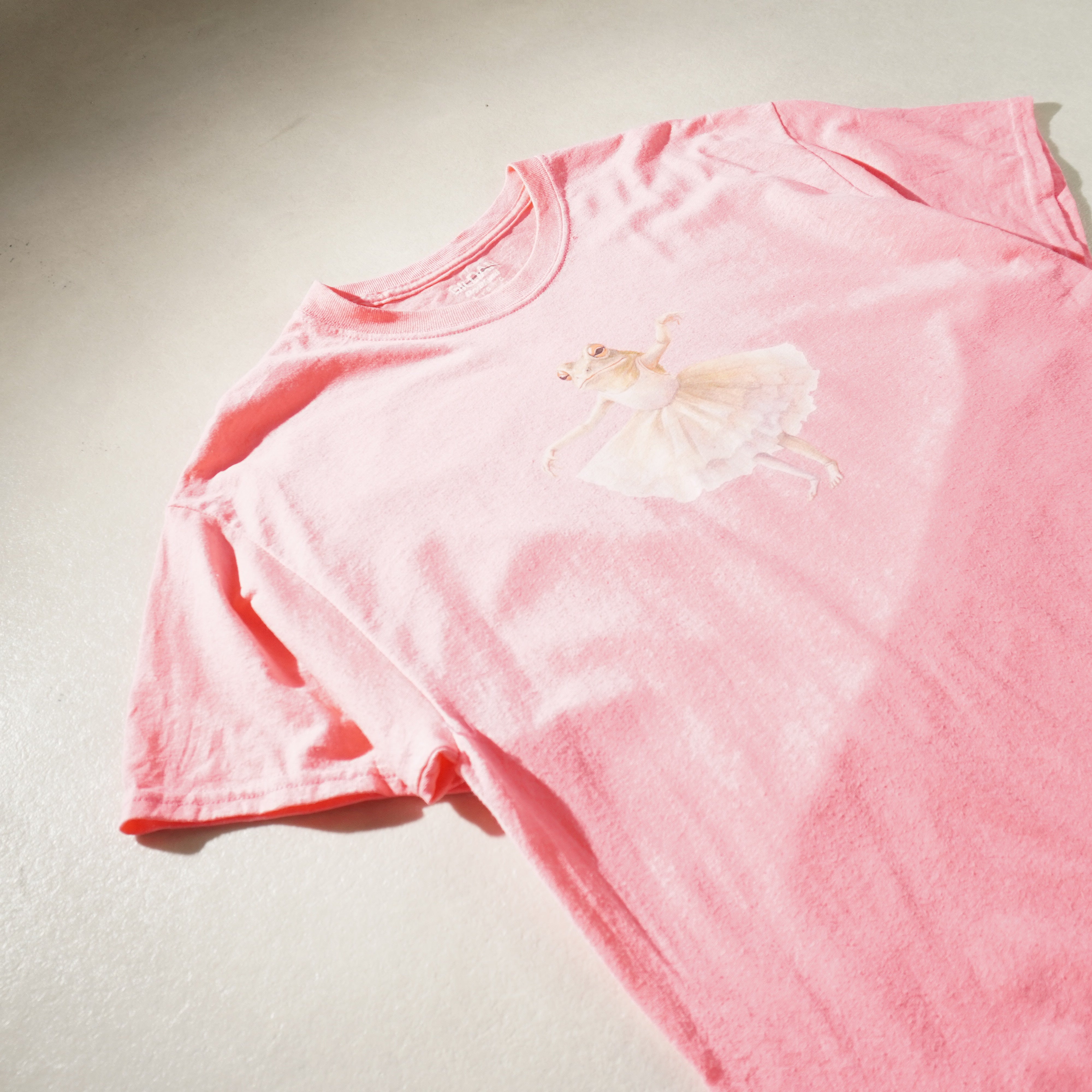 frog tee pink size L