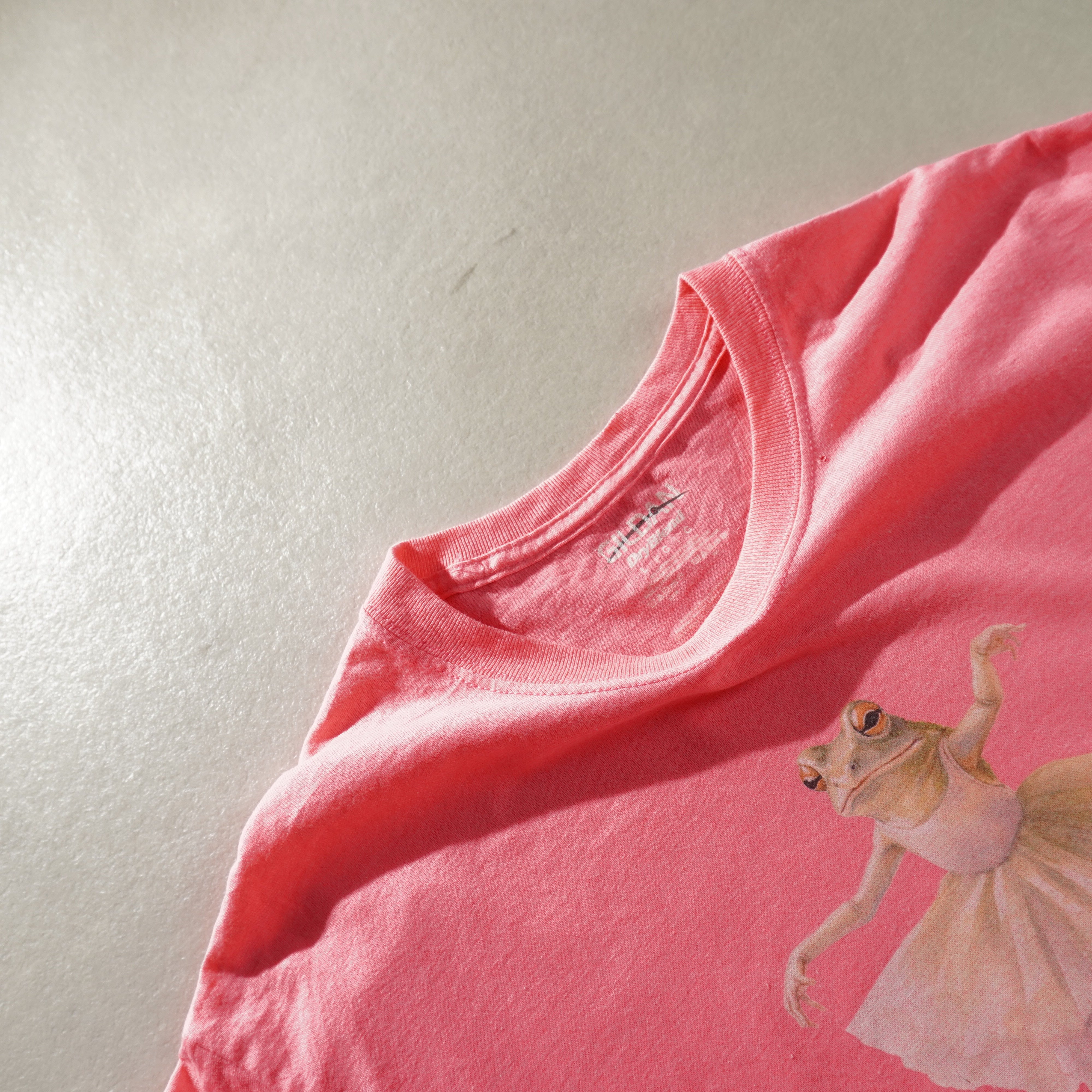 frog tee pink size L