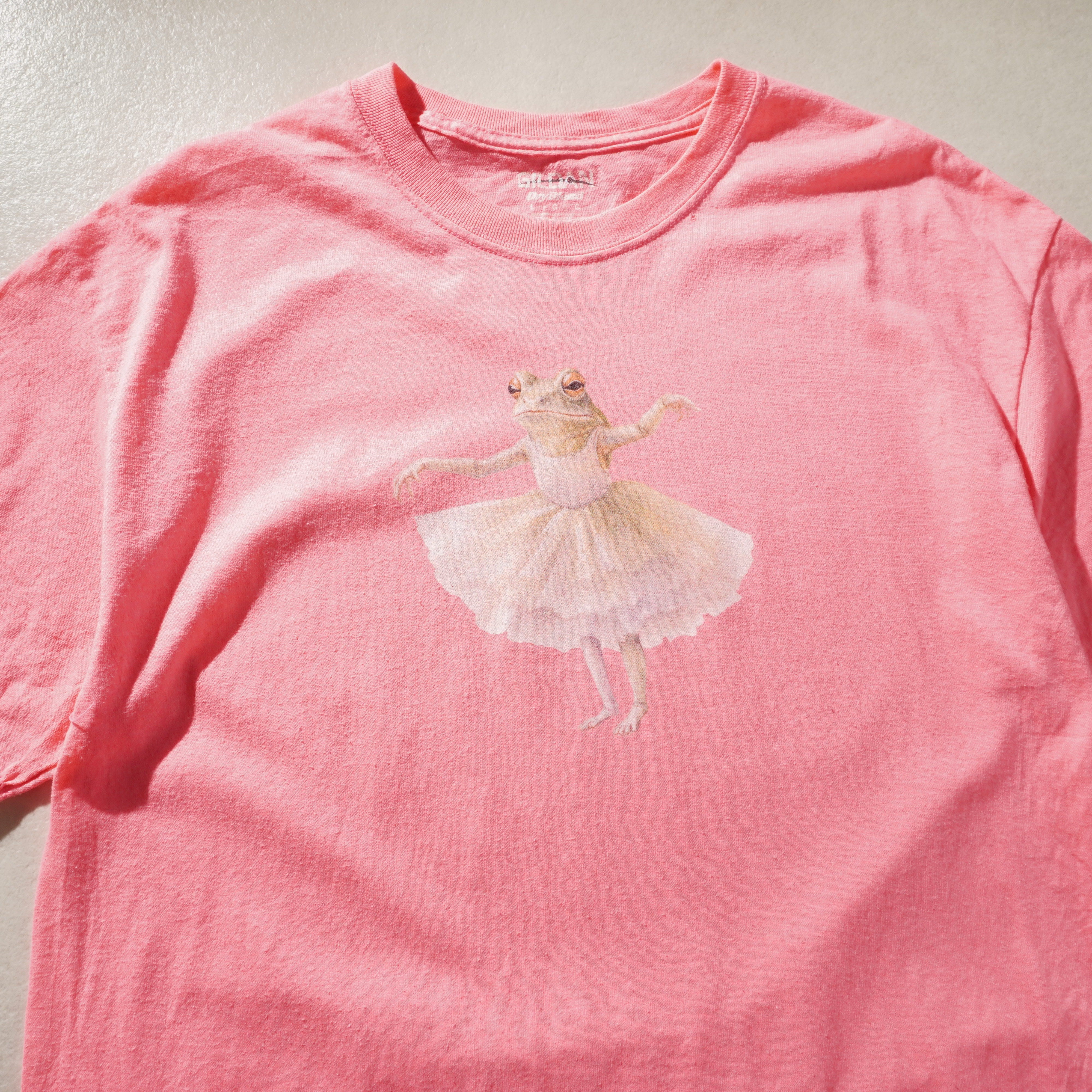 frog tee pink size L