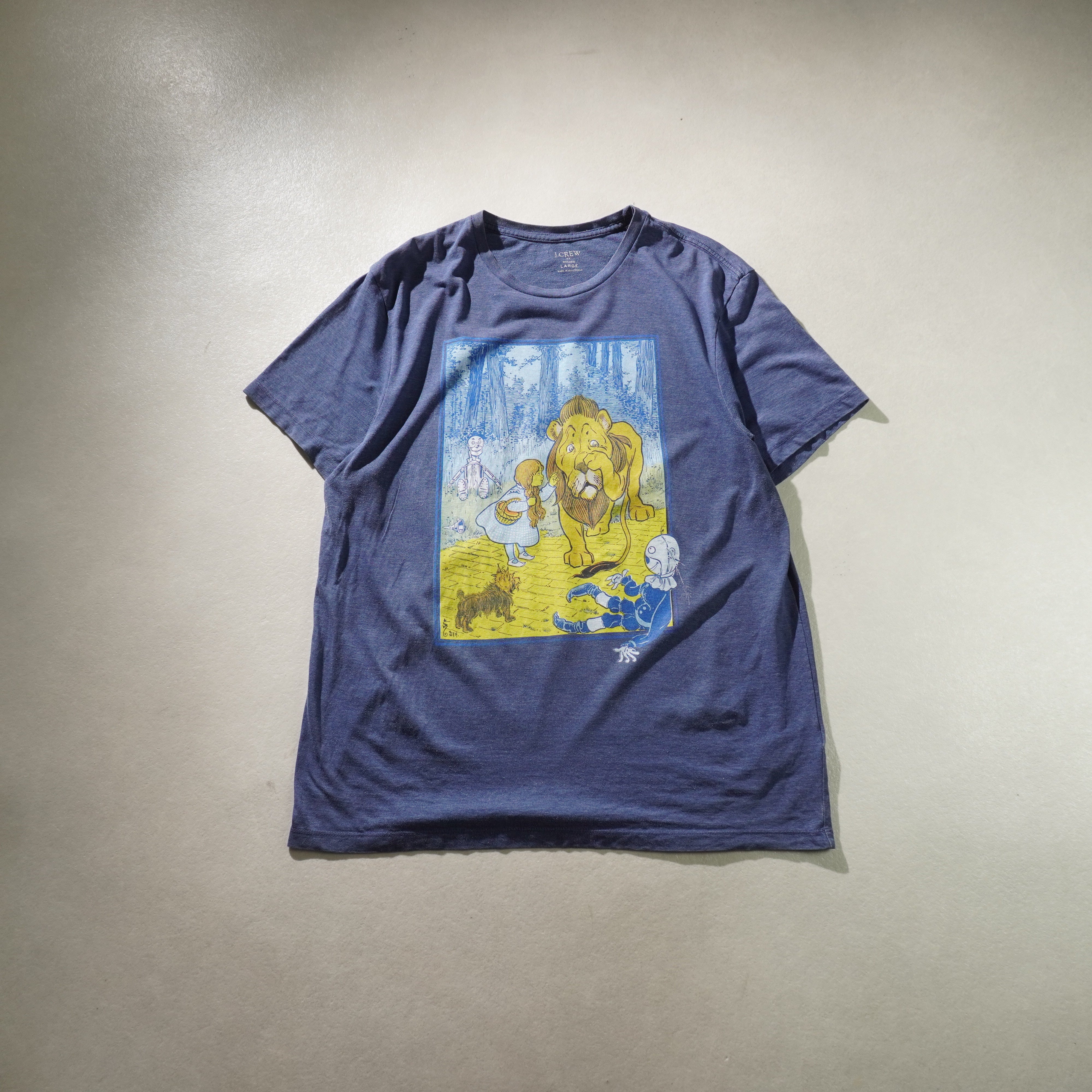 oz and the wizard tee navy size L