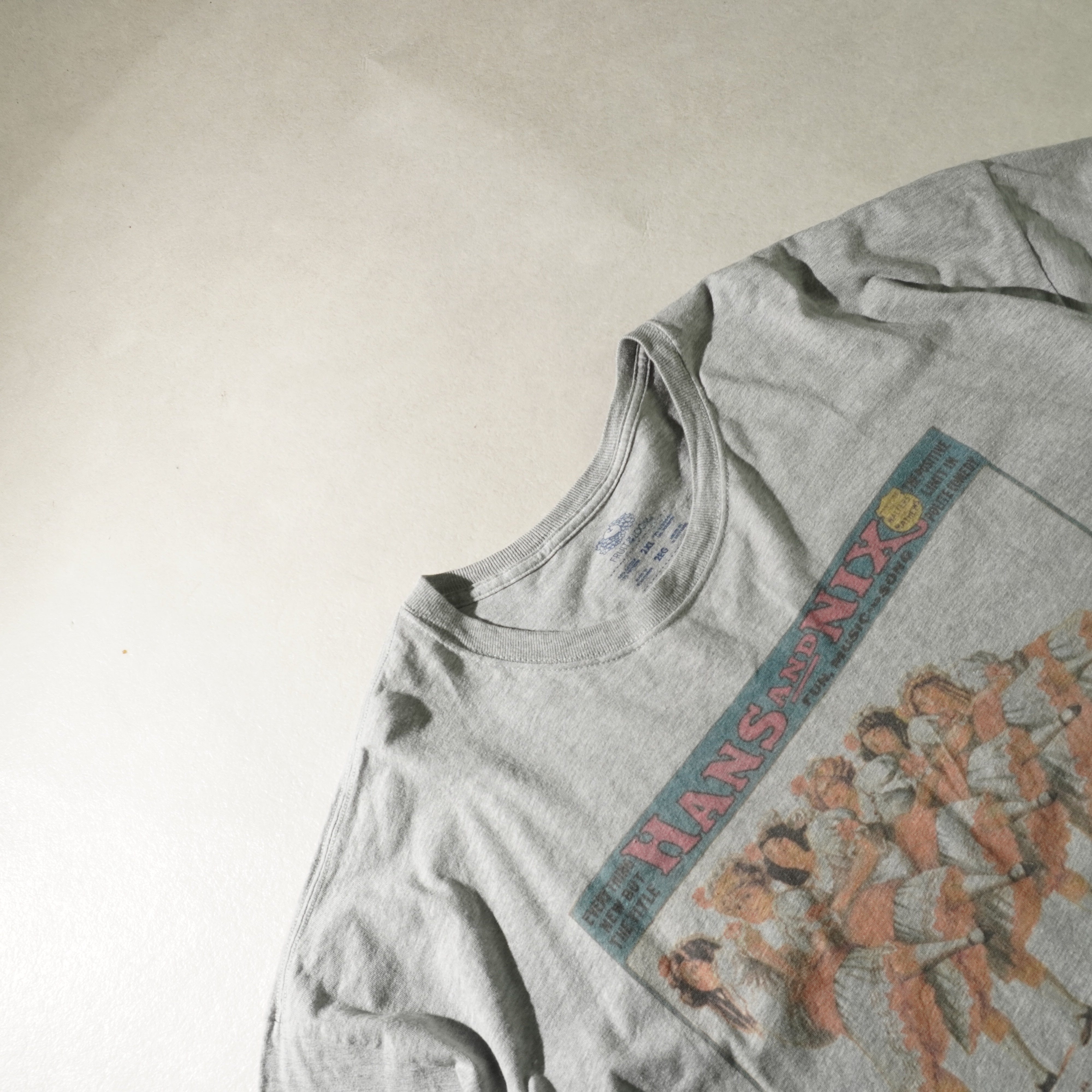 dancing chicks tee light gray size 2XL