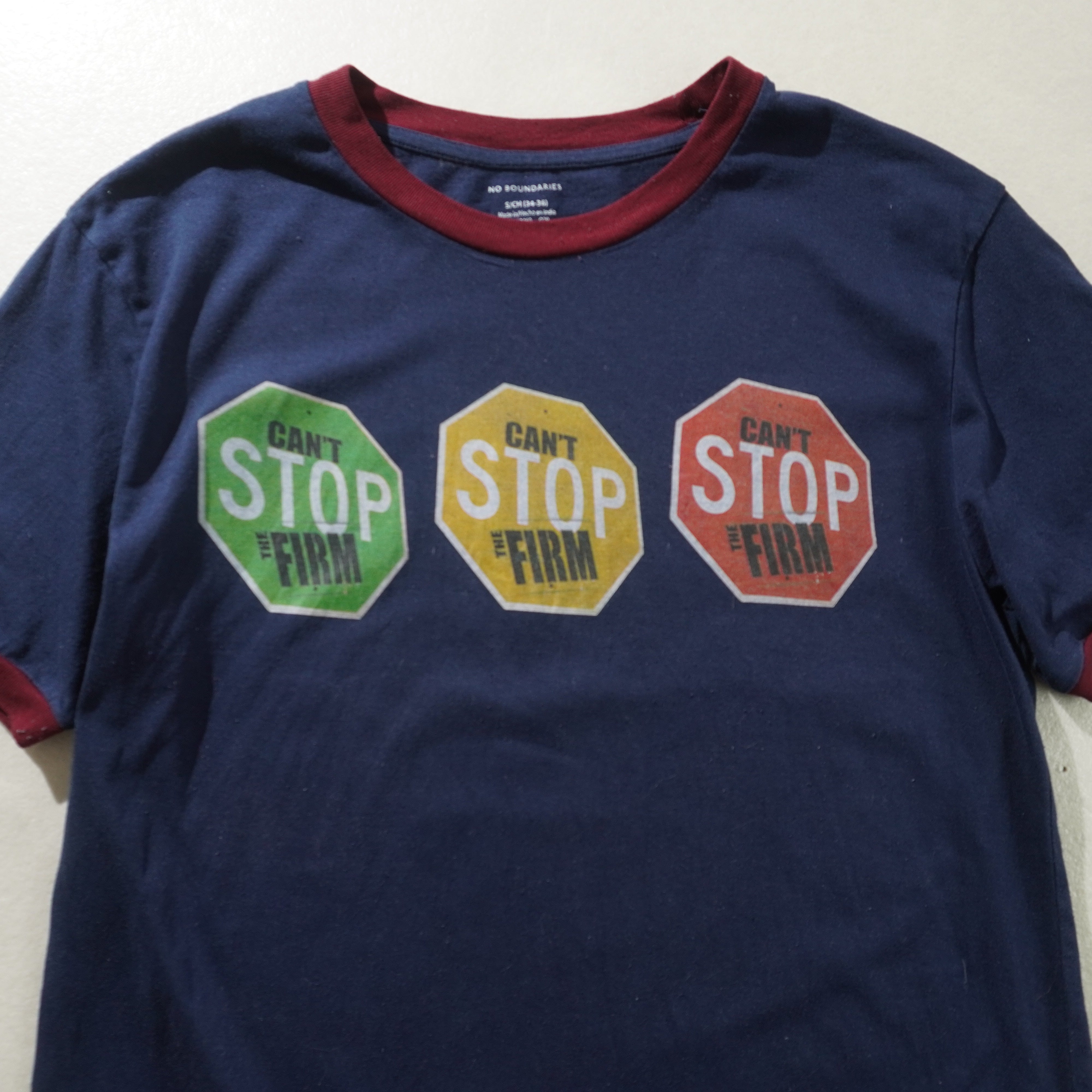 graphic tee navy size S