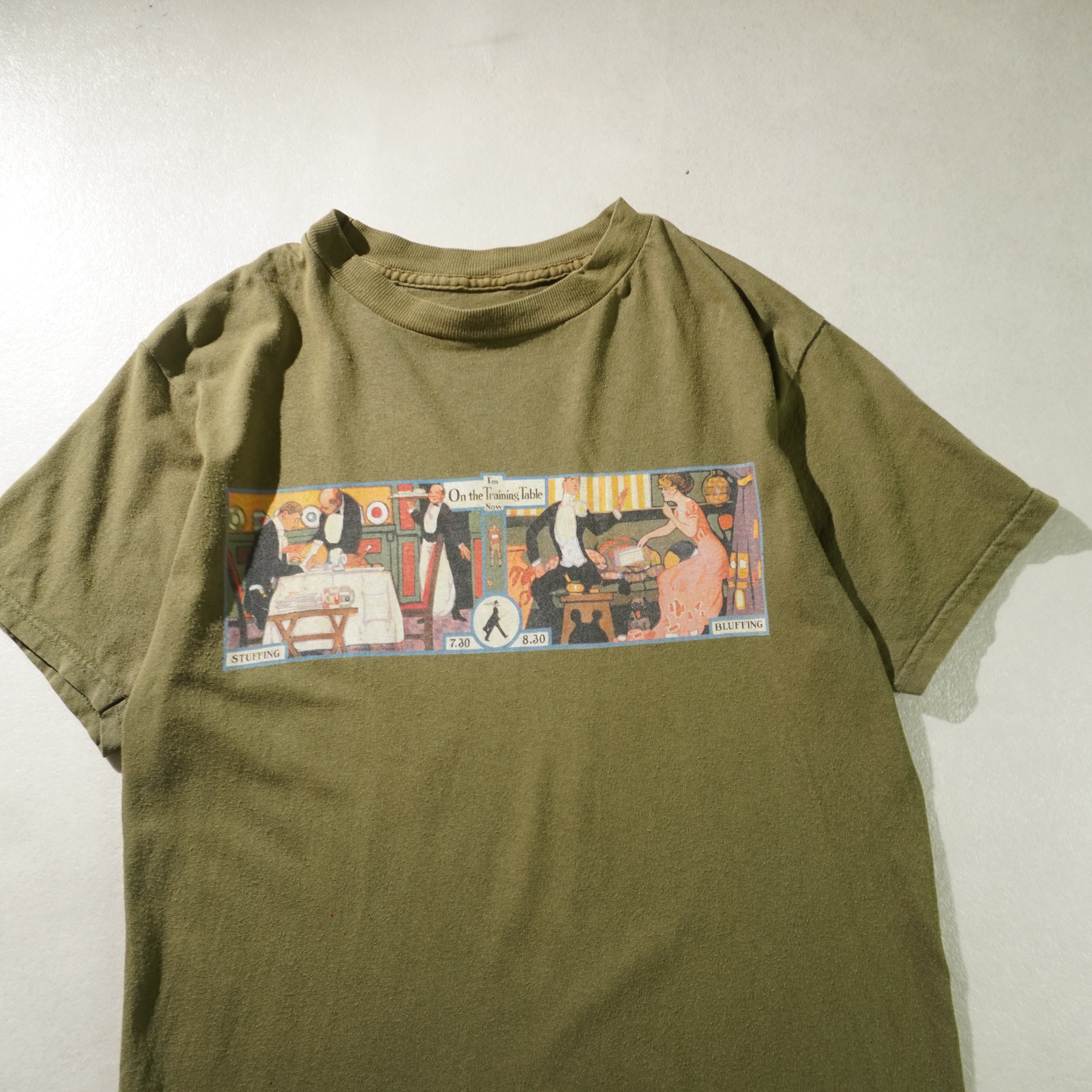graphic tee khaki size M