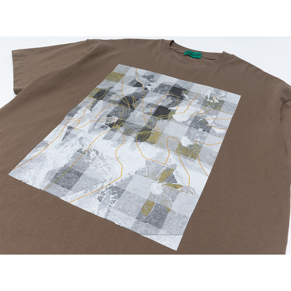 UNUSED abstract Tee brown 8.1oz